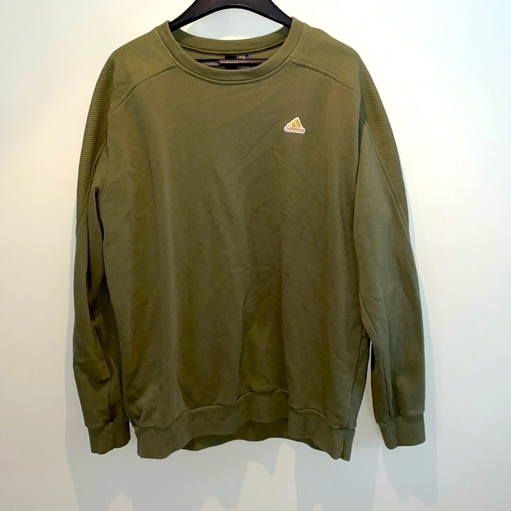 Adidas crewneck sweatshirt. Men’s size medium